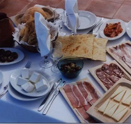 Sant Efisio فندق