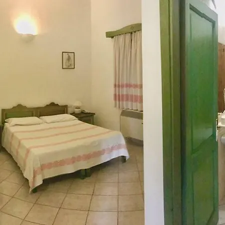 Sant Efisio Отель Лотцораи